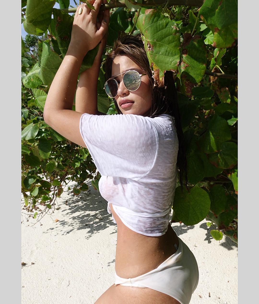 Sexy Momma Times Denise Laurel Rocked A Bikini Like A Pro Abs Cbn